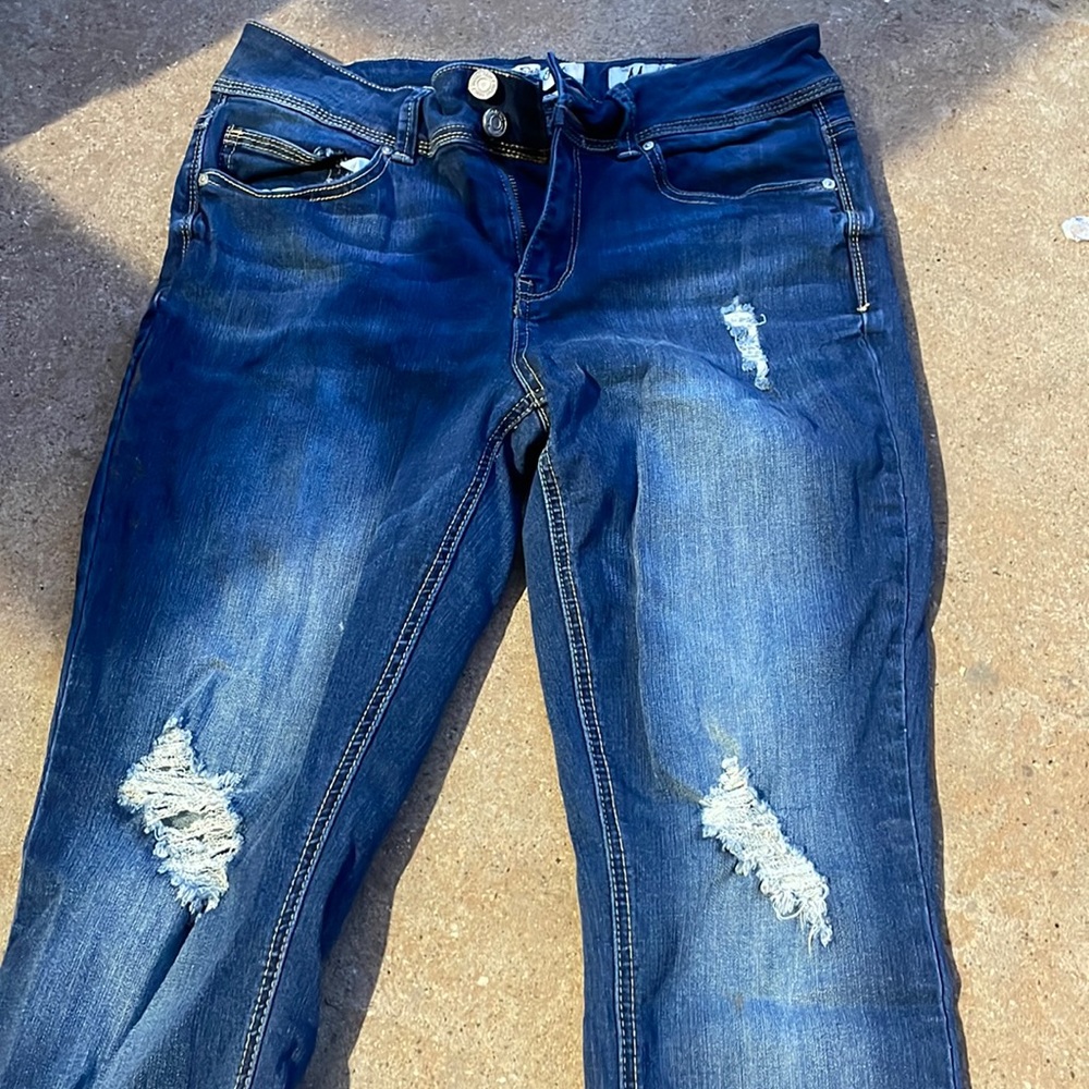 SIZE : M , very stretchy good material , pretty jeans color